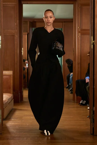 Look 10